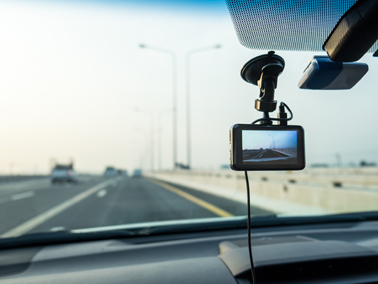 En cas d'accident, votre caméra de tableau de bord peut être utile pour votre assureur auto.